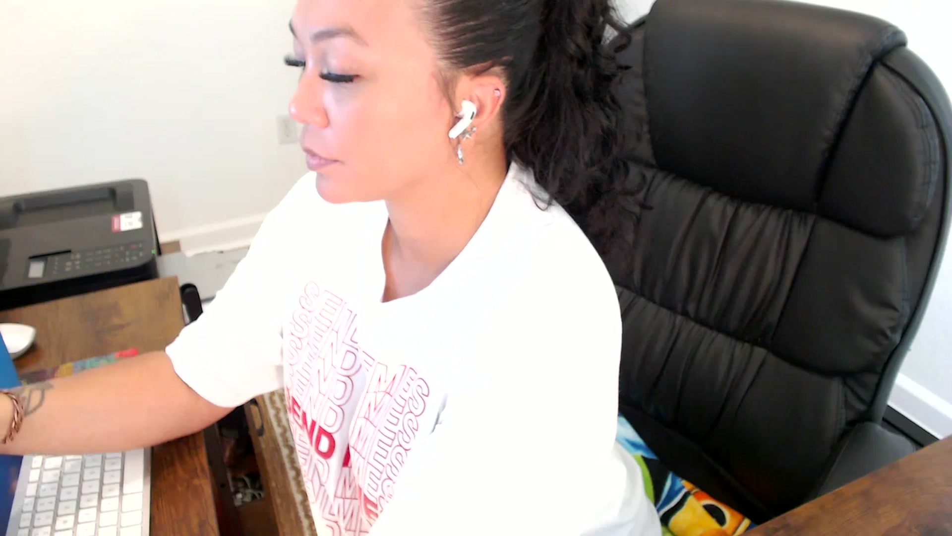 Gallery image thumbnail from MickaylaStar's myfreecams stream on, 07/02/2025, 21:12 image 17 of 20