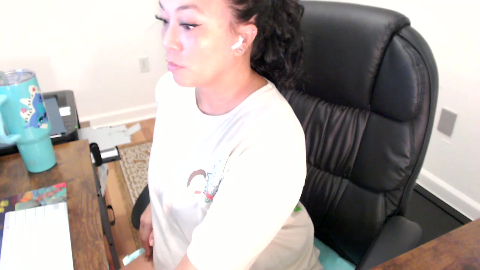 Gallery image thumbnail from MickaylaStar's myfreecams stream on, 07/03/2025, 14:52 image 14 of 20