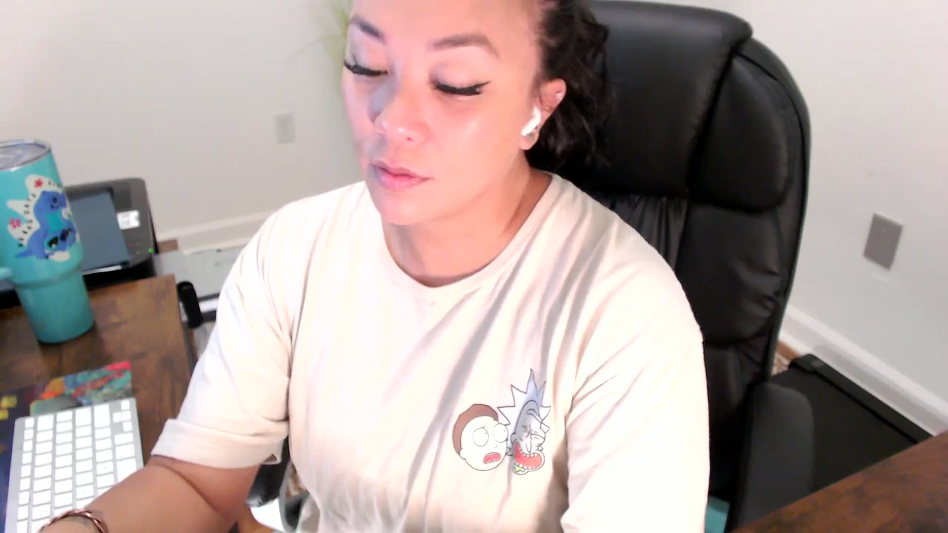 Gallery image thumbnail from MickaylaStar's myfreecams stream on, 07/03/2025, 14:52 image 6 of 20