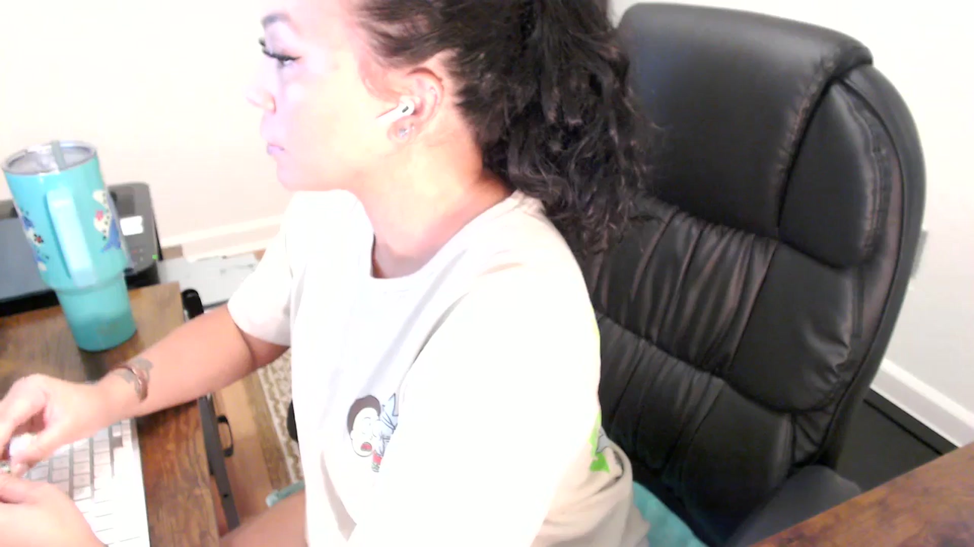 Gallery image thumbnail from MickaylaStar's myfreecams stream on, 07/03/2025, 14:52 image 11 of 20