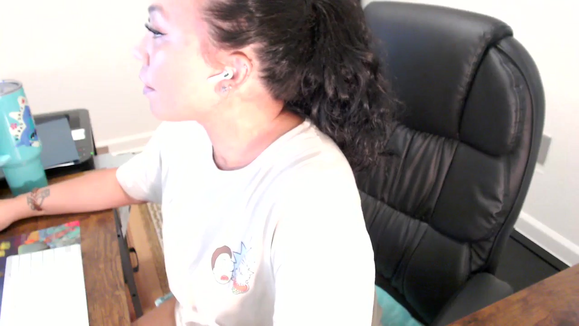 Gallery image thumbnail from MickaylaStar's myfreecams stream on, 07/03/2025, 14:52 image 12 of 20