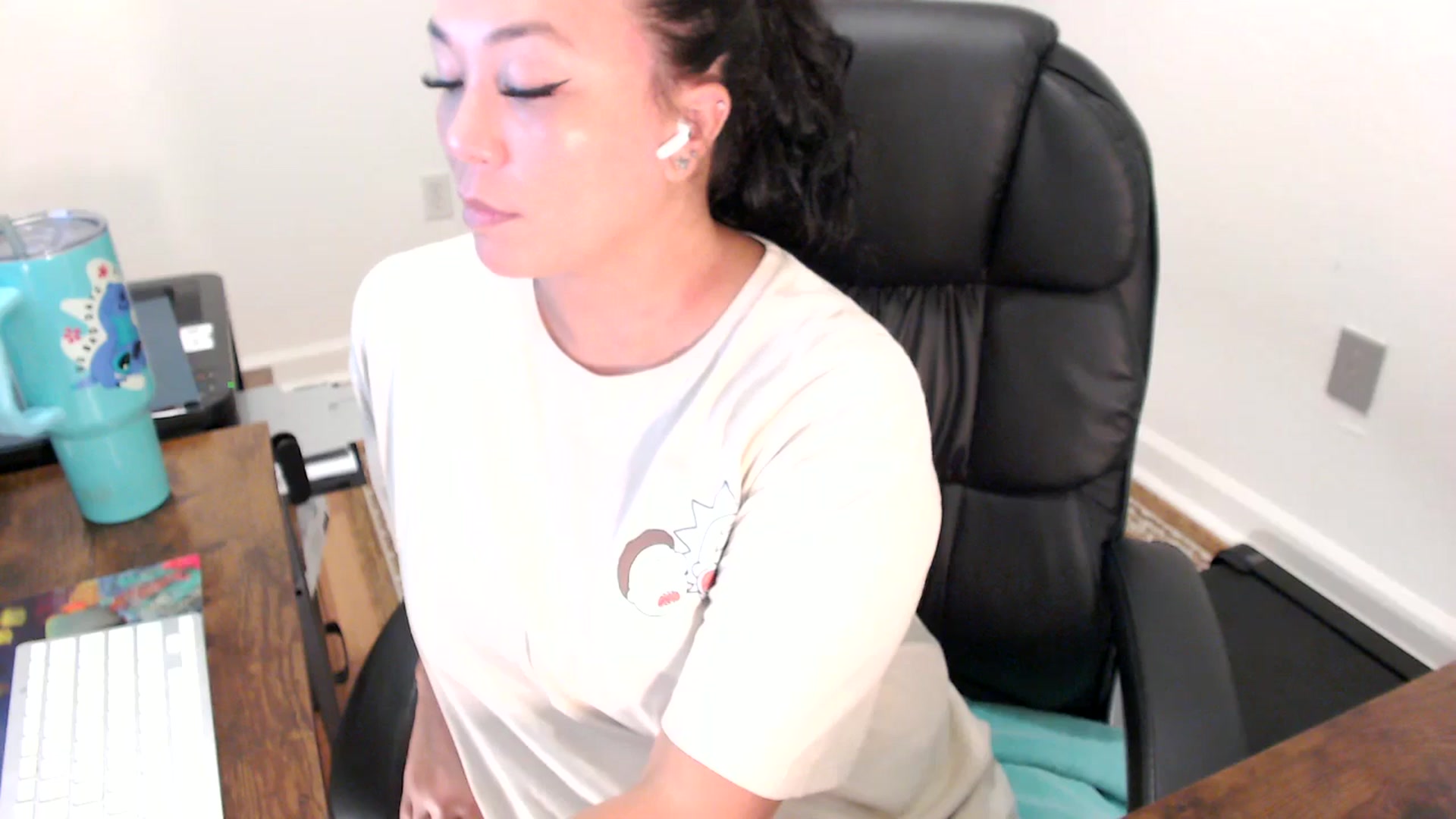 Gallery image thumbnail from MickaylaStar's myfreecams stream on, 07/03/2025, 14:52 image 15 of 20