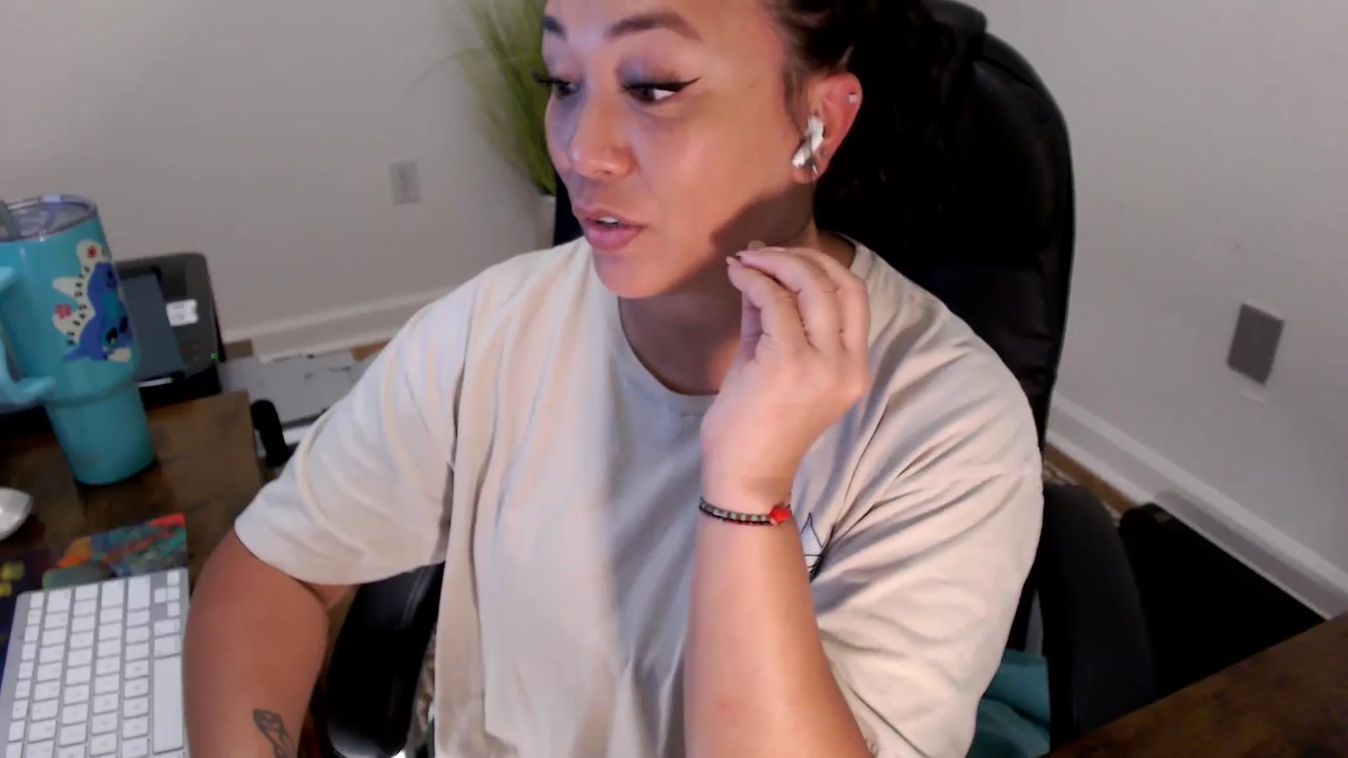 Gallery image thumbnail from MickaylaStar's myfreecams stream on, 07/03/2025, 15:34 image 18 of 20