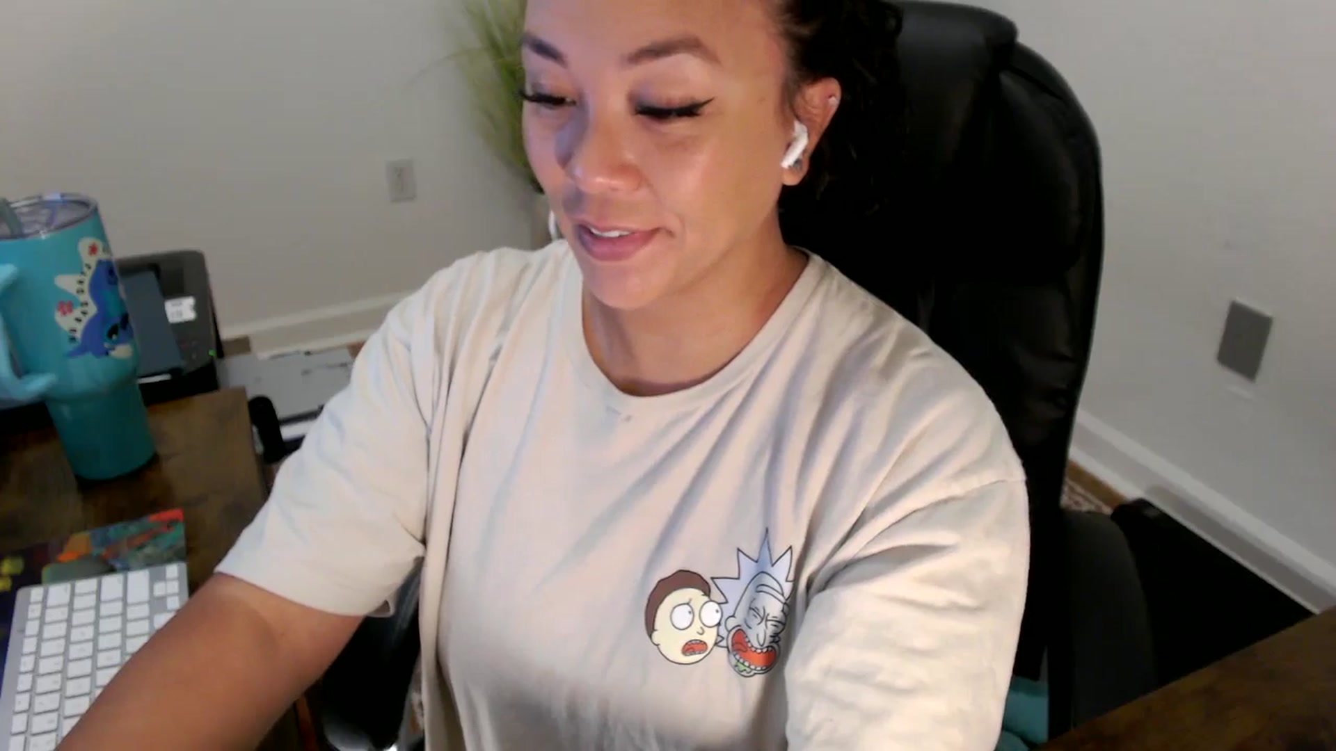Gallery image thumbnail from MickaylaStar's myfreecams stream on, 07/03/2025, 15:34 image 6 of 20
