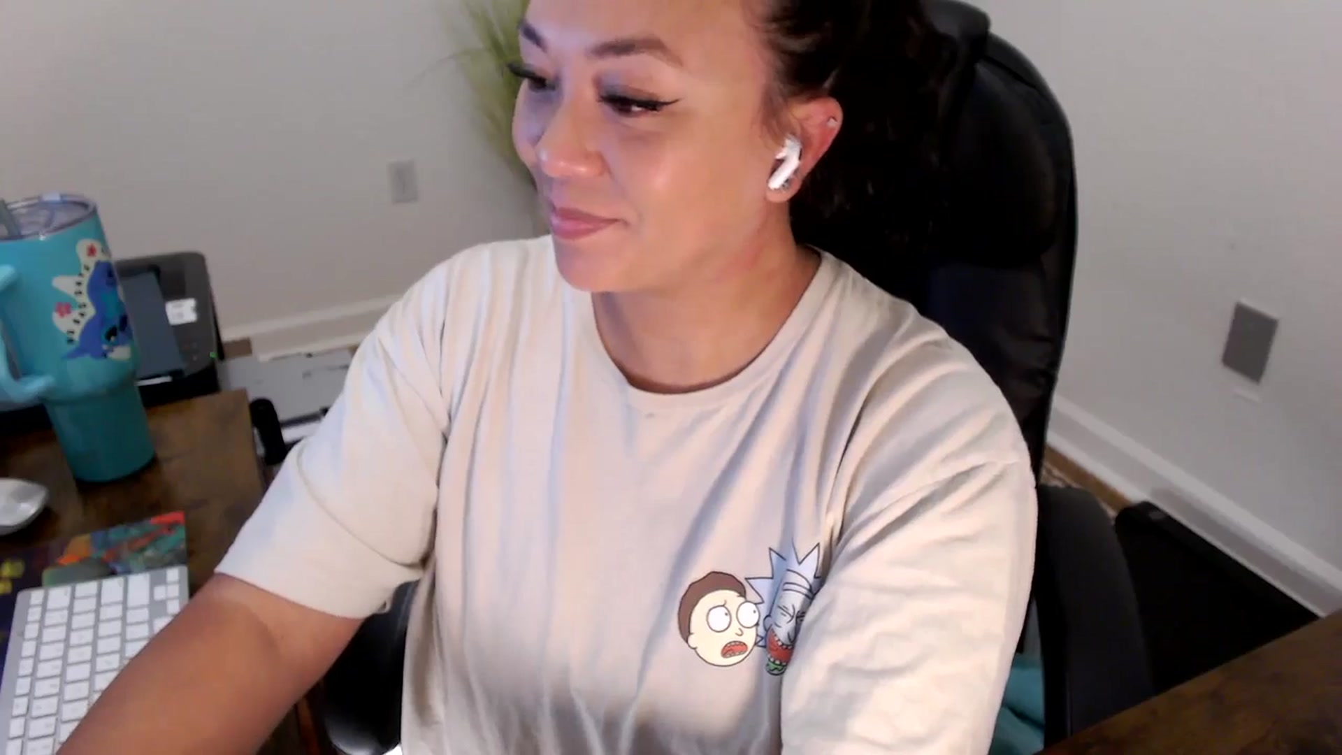 Gallery image thumbnail from MickaylaStar's myfreecams stream on, 07/03/2025, 15:34 image 15 of 20