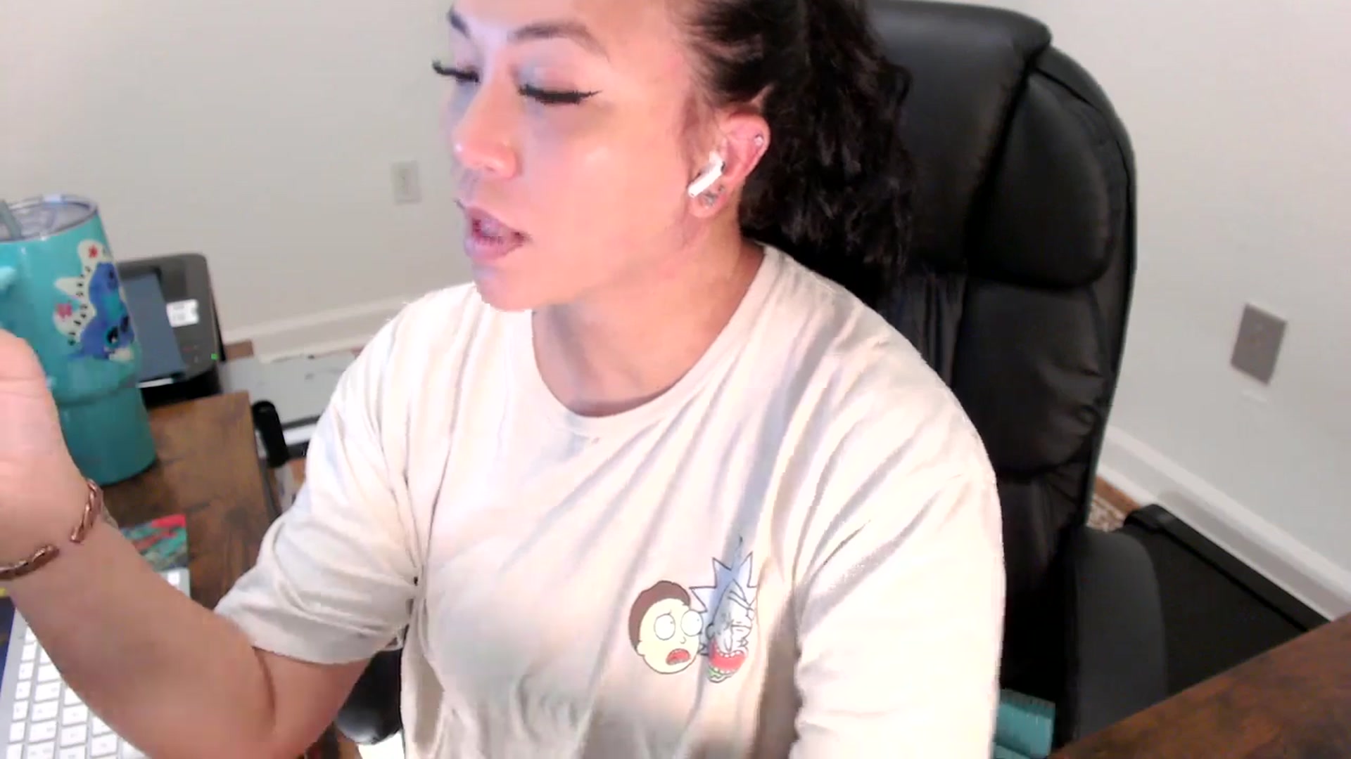 Gallery image thumbnail from MickaylaStar's myfreecams stream on, 07/03/2025, 15:34 image 9 of 20