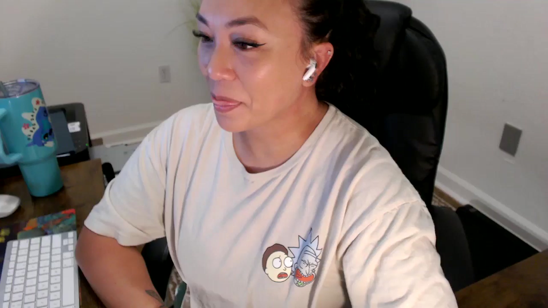 Gallery image thumbnail from MickaylaStar's myfreecams stream on, 07/03/2025, 15:34 image 13 of 20