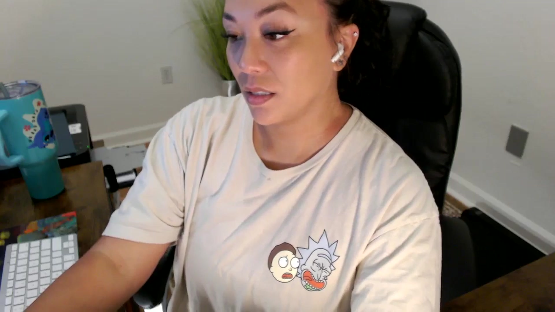 Gallery image thumbnail from MickaylaStar's myfreecams stream on, 07/03/2025, 15:34 image 3 of 20