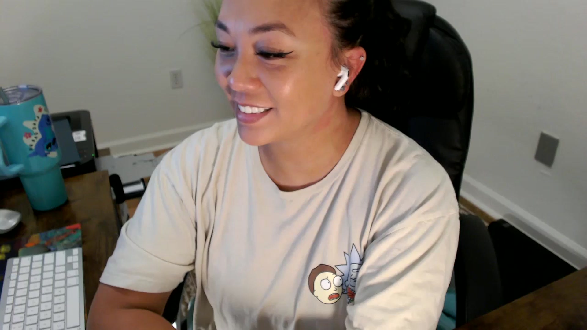 Gallery image thumbnail from MickaylaStar's myfreecams stream on, 07/03/2025, 15:34 image 16 of 20