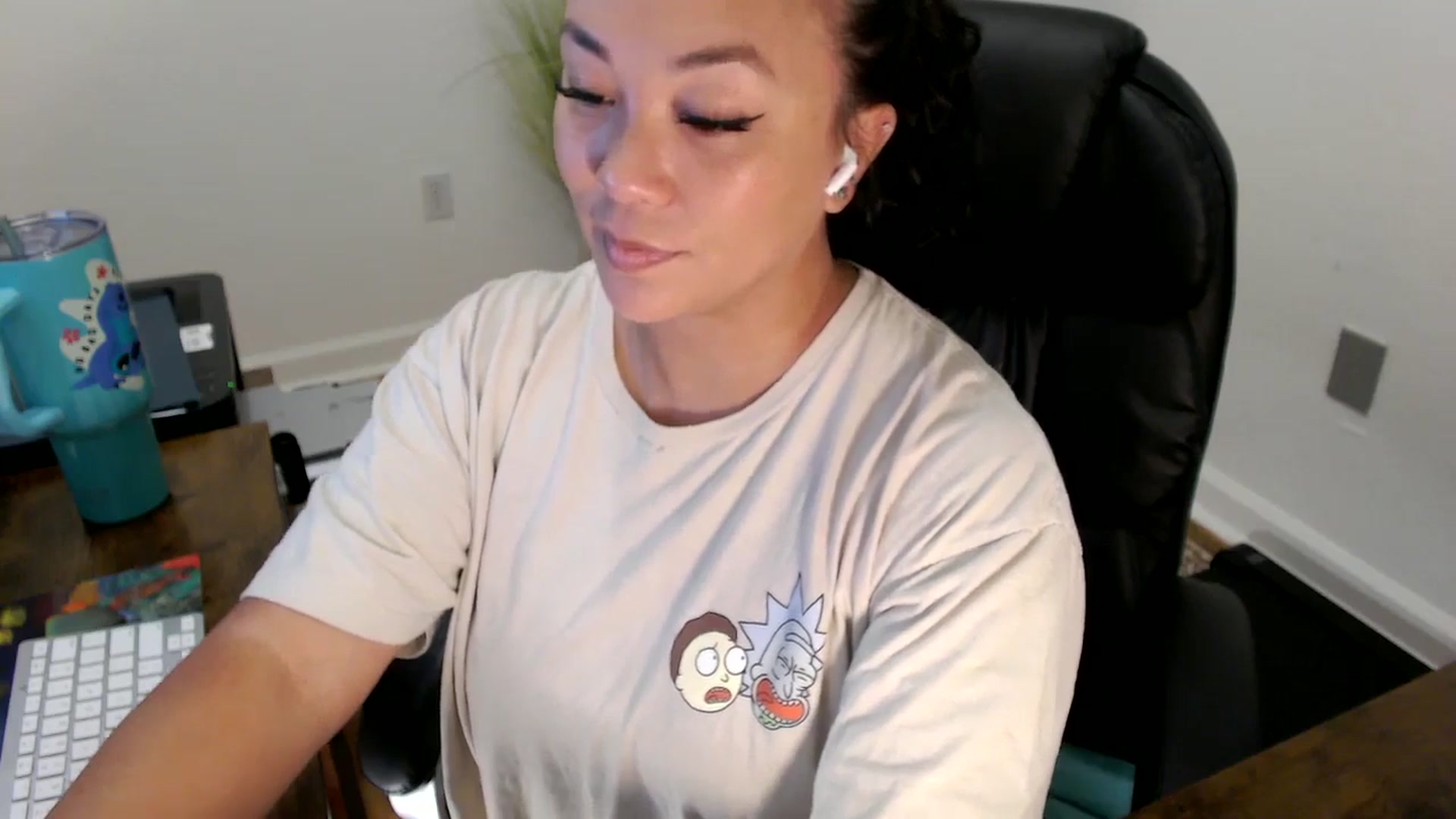 Gallery image thumbnail from MickaylaStar's myfreecams stream on, 07/03/2025, 15:34 image 7 of 20
