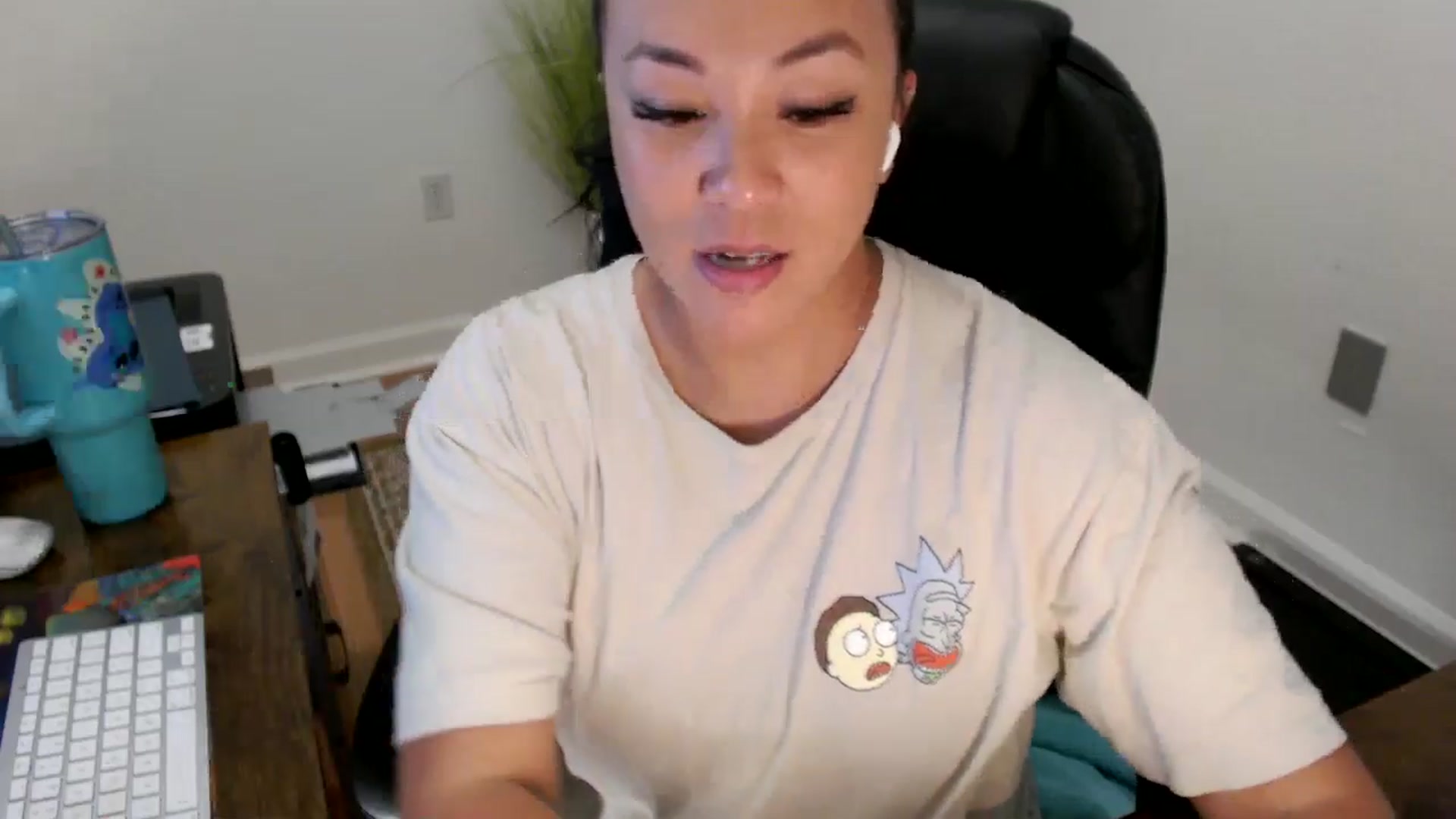 Gallery image thumbnail from MickaylaStar's myfreecams stream on, 07/03/2025, 15:34 image 14 of 20