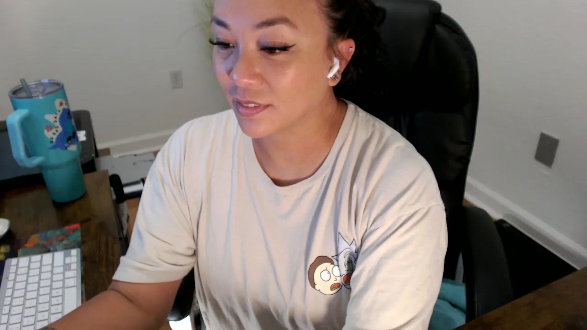 Gallery image thumbnail from MickaylaStar's myfreecams stream on, 07/03/2025, 16:18 image 16 of 20