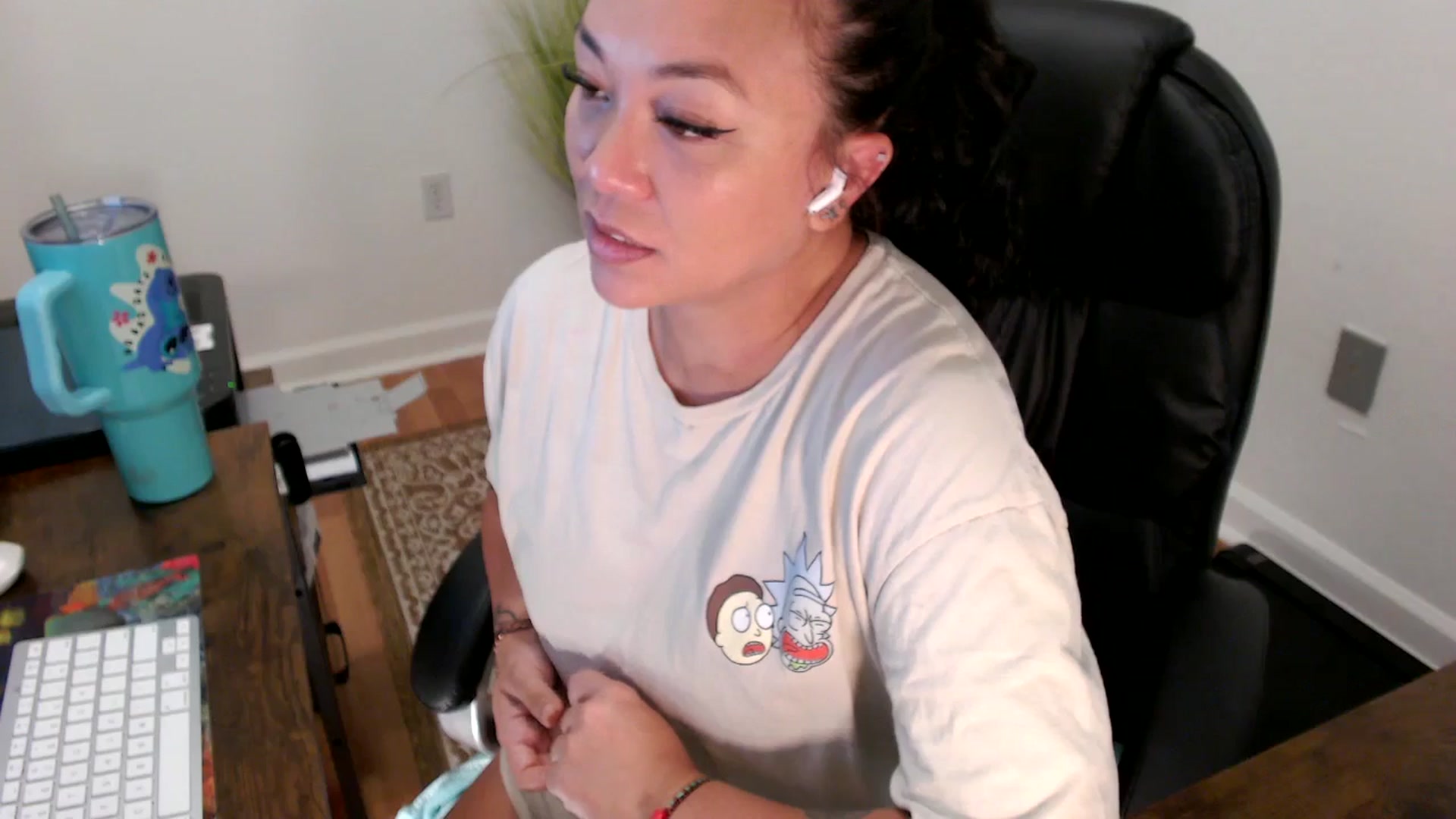 Gallery image thumbnail from MickaylaStar's myfreecams stream on, 07/03/2025, 16:18 image 11 of 20