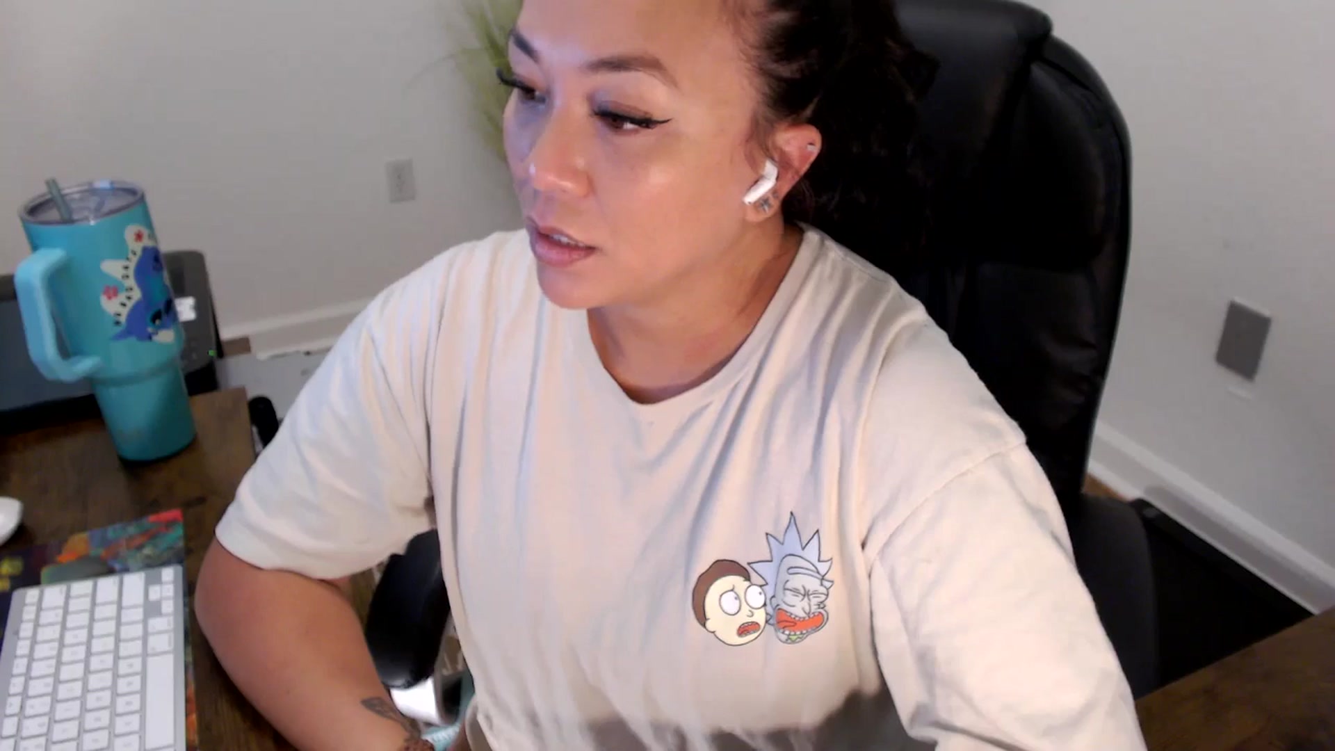 Gallery image thumbnail from MickaylaStar's myfreecams stream on, 07/03/2025, 16:18 image 15 of 20