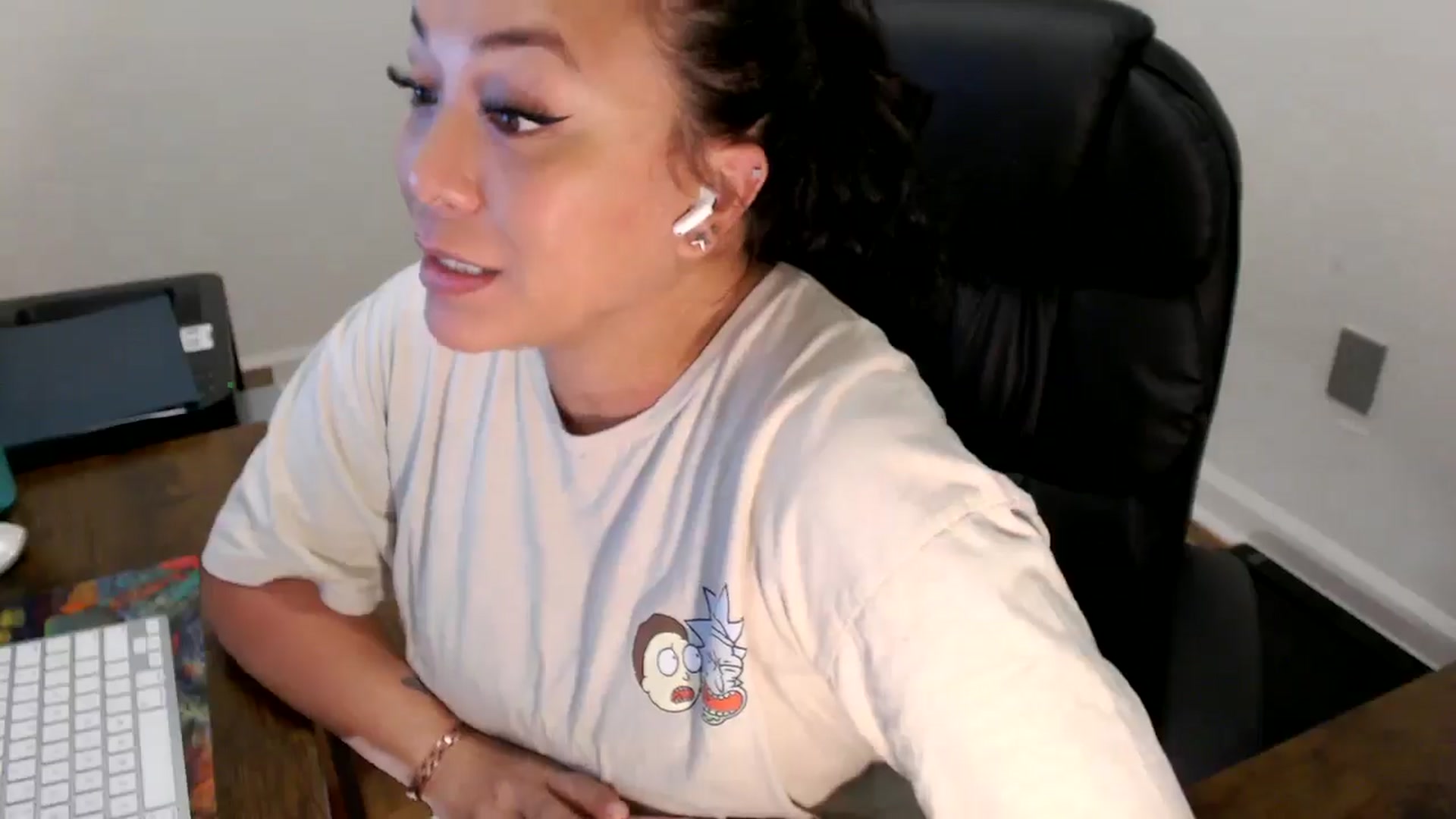Gallery image thumbnail from MickaylaStar's myfreecams stream on, 07/03/2025, 16:18 image 20 of 20