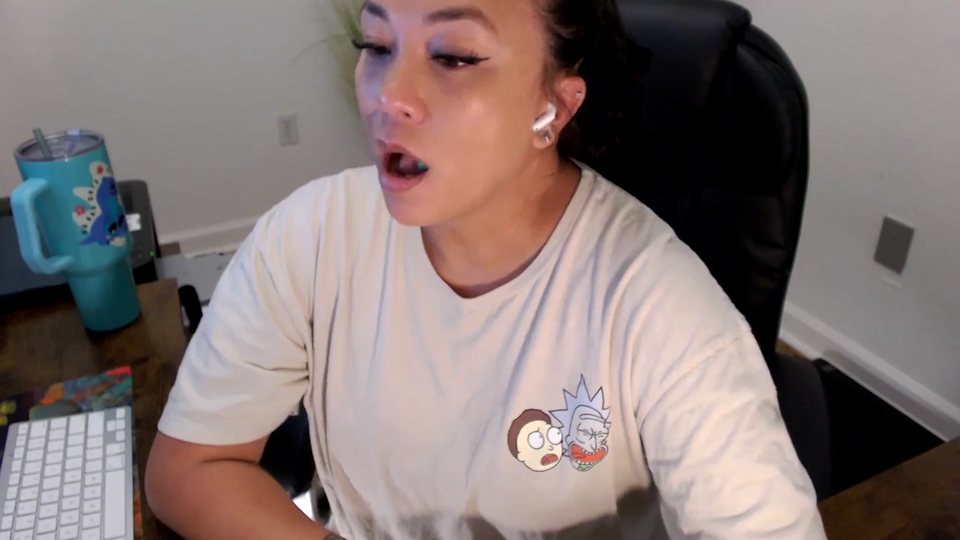 Gallery image thumbnail from MickaylaStar's myfreecams stream on, 07/03/2025, 16:18 image 9 of 20