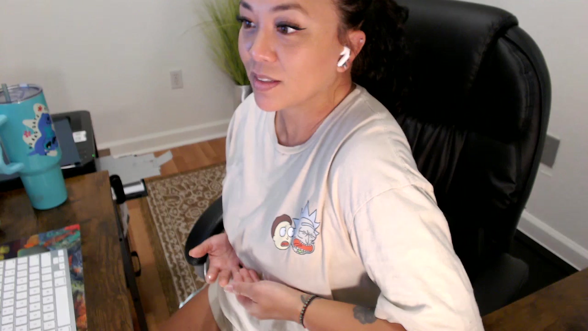 Gallery image thumbnail from MickaylaStar's myfreecams stream on, 07/03/2025, 16:41 image 17 of 20