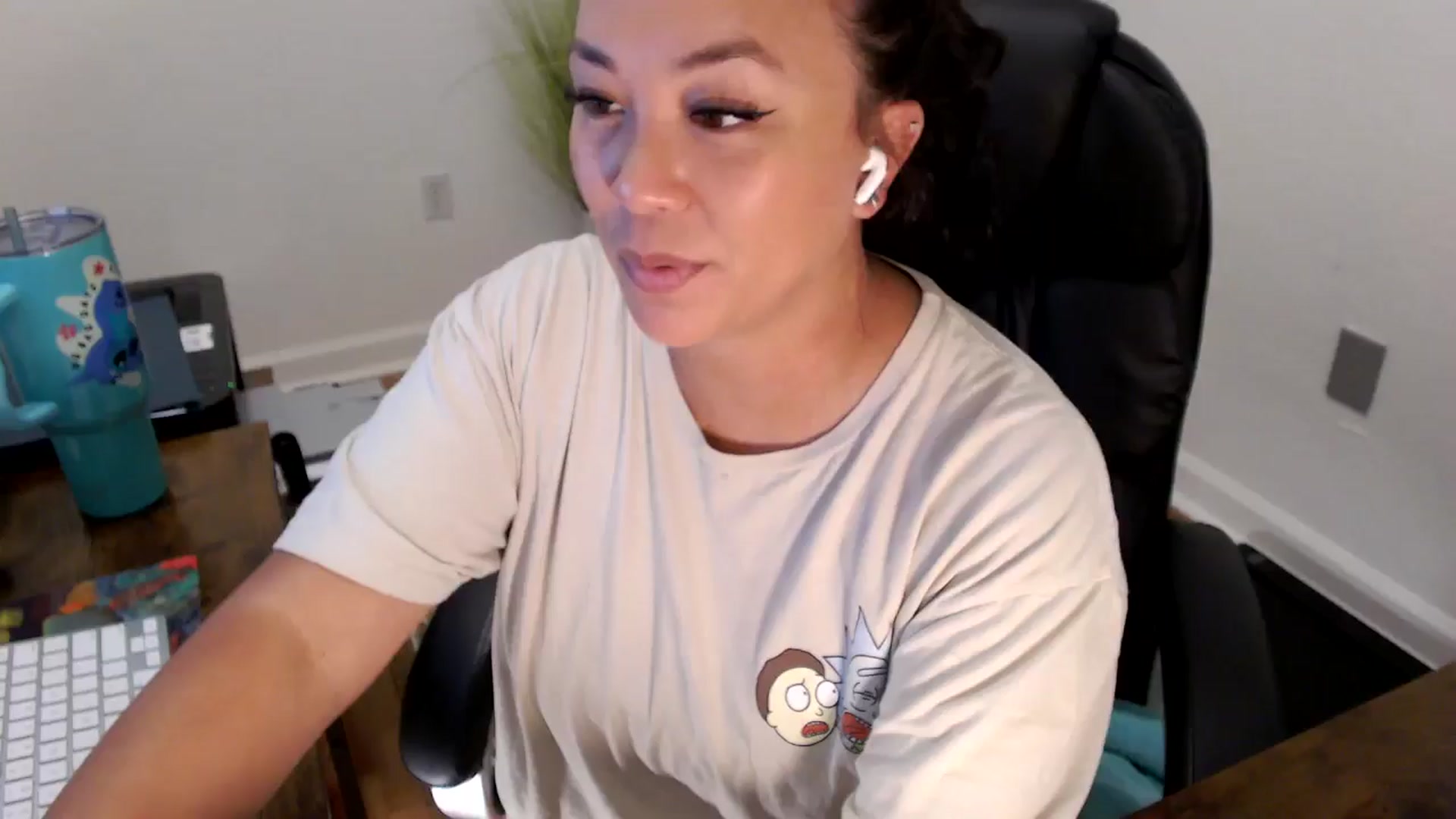 Gallery image thumbnail from MickaylaStar's myfreecams stream on, 07/03/2025, 16:41 image 18 of 20