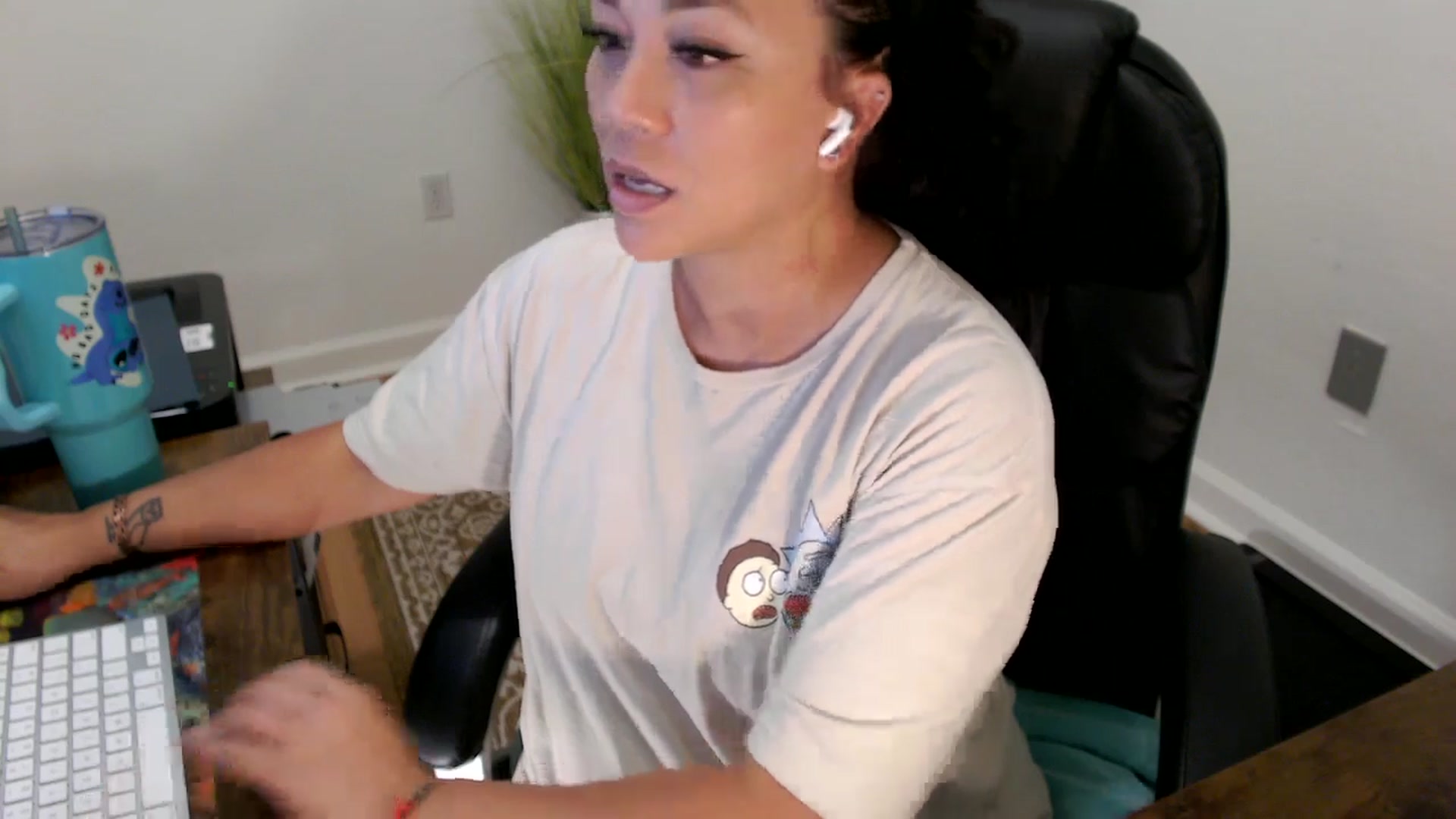 Gallery image thumbnail from MickaylaStar's myfreecams stream on, 07/03/2025, 16:41 image 19 of 20