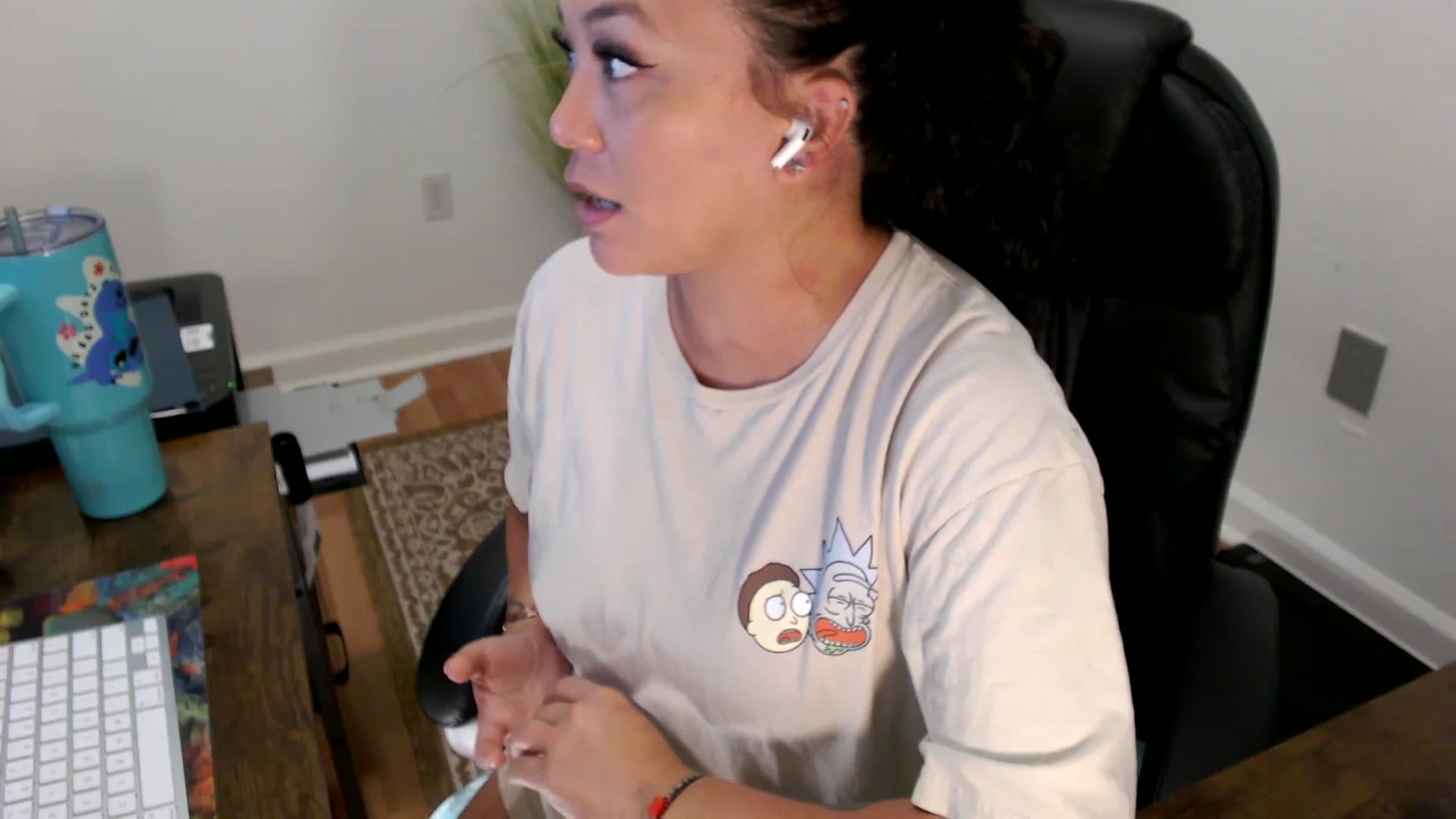 Gallery image thumbnail from MickaylaStar's myfreecams stream on, 07/03/2025, 16:41 image 16 of 20