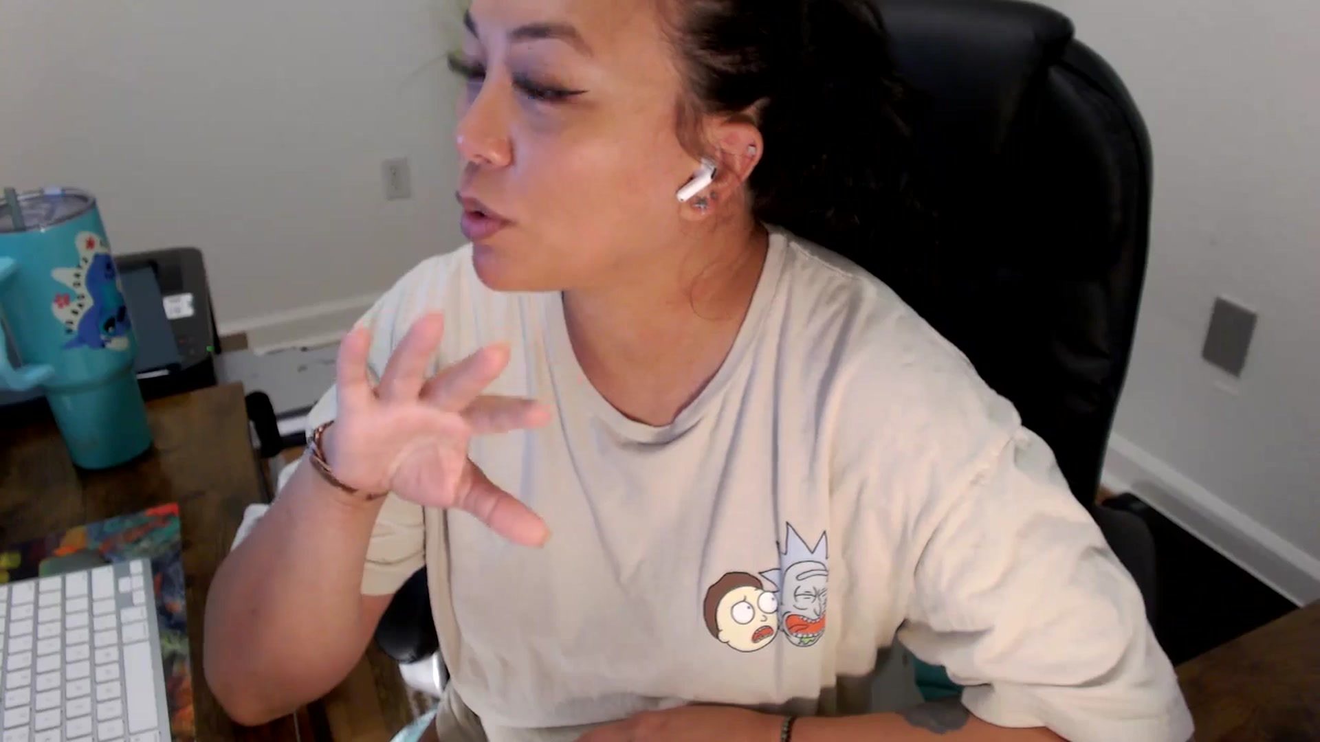 Gallery image thumbnail from MickaylaStar's myfreecams stream on, 07/03/2025, 16:41 image 10 of 20