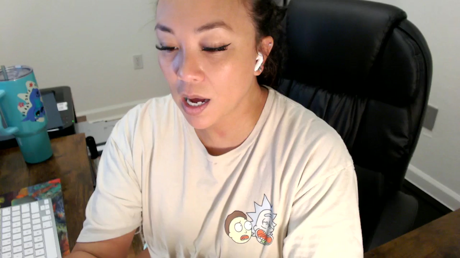 Gallery image thumbnail from MickaylaStar's myfreecams stream on, 07/03/2025, 17:09 image 2 of 20