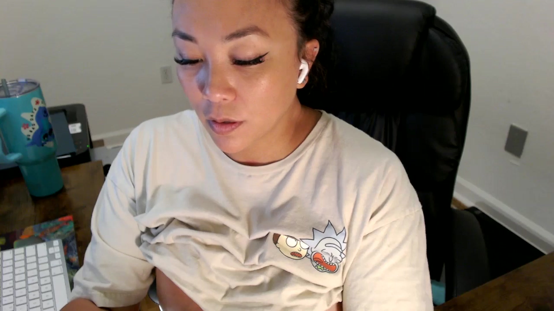 Gallery image thumbnail from MickaylaStar's myfreecams stream on, 07/03/2025, 17:09 image 8 of 20