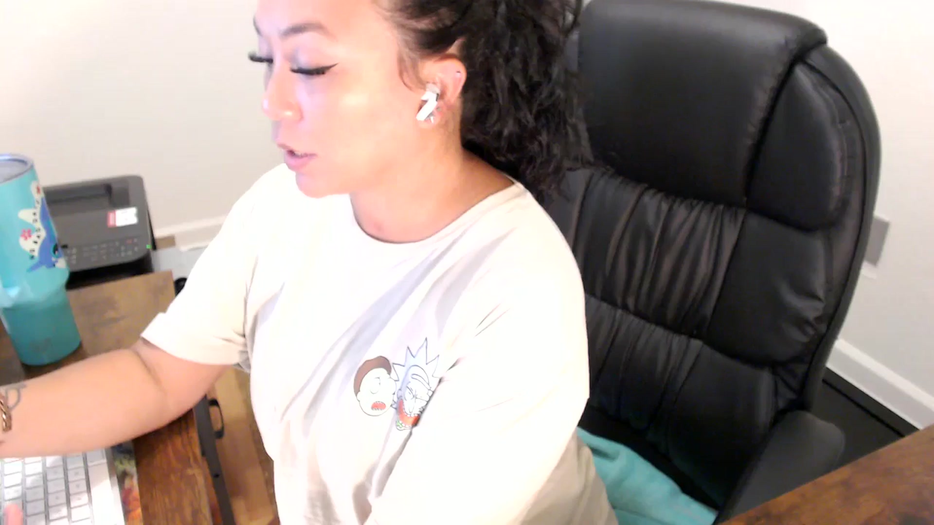 Gallery image thumbnail from MickaylaStar's myfreecams stream on, 07/03/2025, 17:09 image 11 of 20