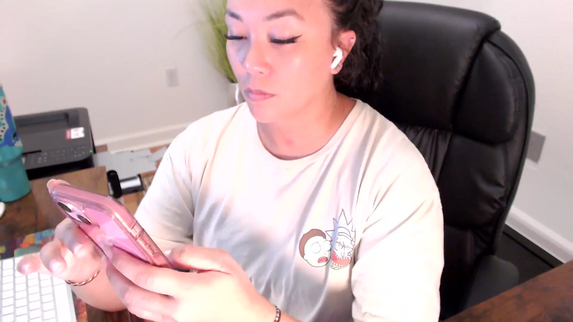 Gallery image thumbnail from MickaylaStar's myfreecams stream on, 07/03/2025, 17:09 image 15 of 20