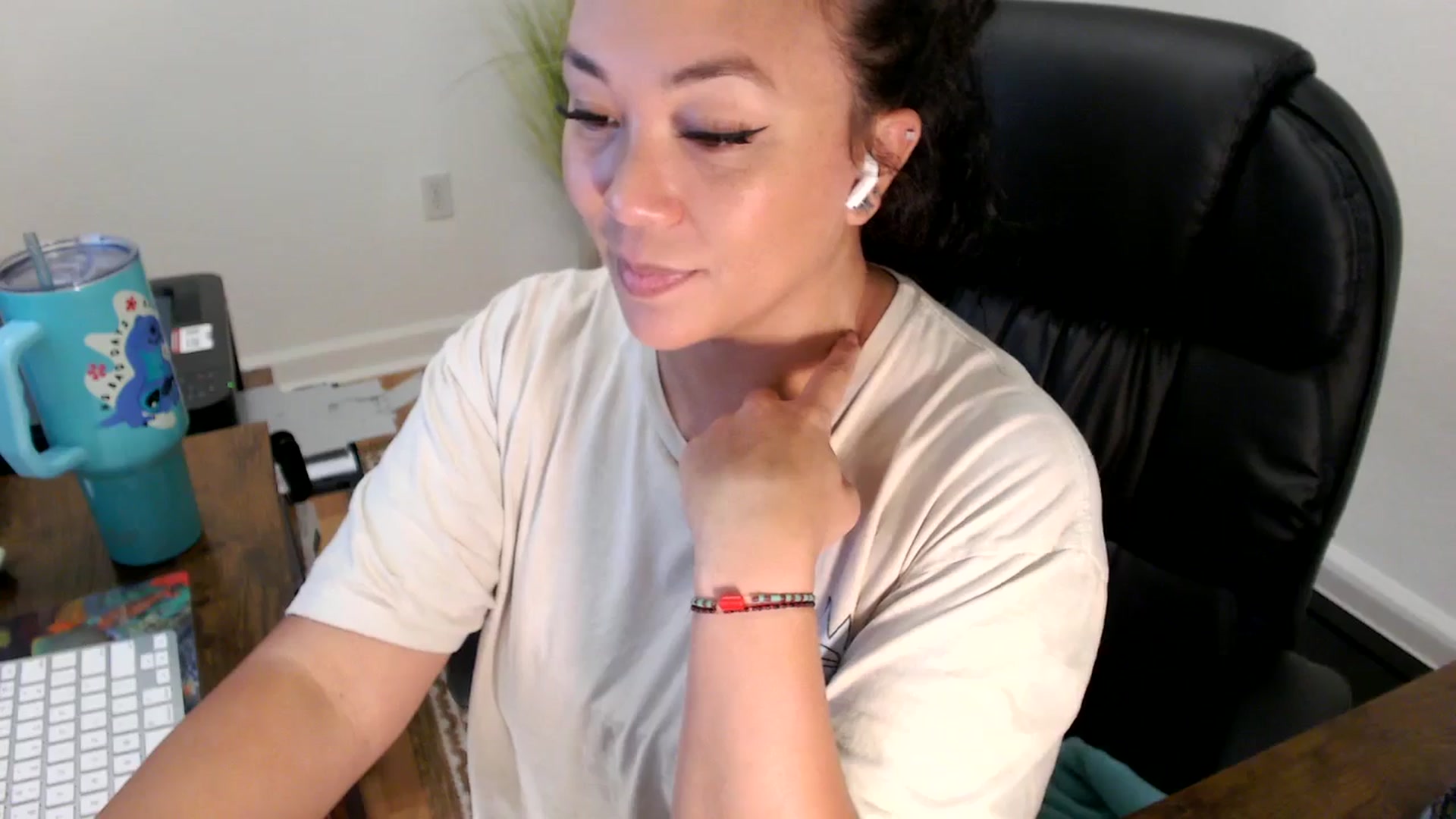Gallery image thumbnail from MickaylaStar's myfreecams stream on, 07/03/2025, 17:55 image 12 of 20