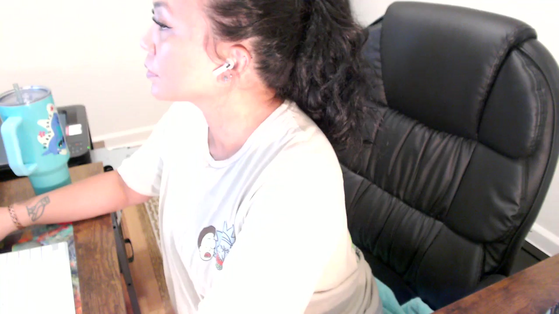 Gallery image thumbnail from MickaylaStar's myfreecams stream on, 07/03/2025, 17:55 image 17 of 20
