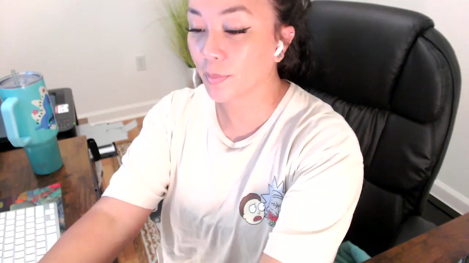 Gallery image thumbnail from MickaylaStar's myfreecams stream on, 07/03/2025, 17:55 image 15 of 20