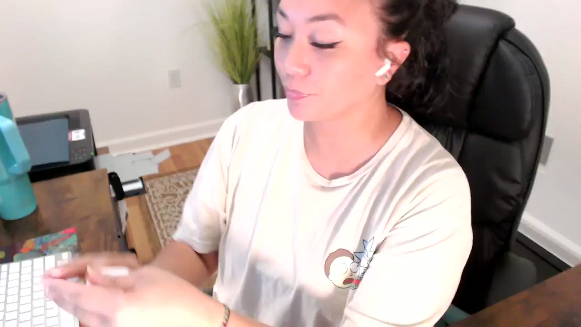 Gallery image thumbnail from MickaylaStar's myfreecams stream on, 07/03/2025, 17:55 image 5 of 20