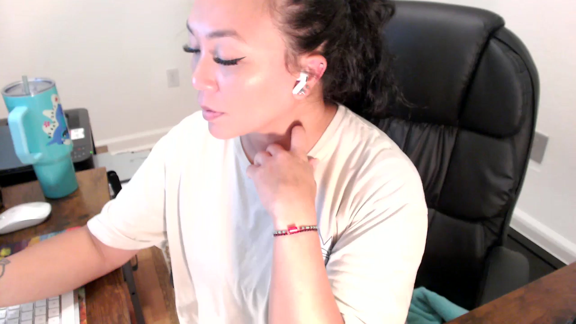 Gallery image thumbnail from MickaylaStar's myfreecams stream on, 07/03/2025, 18:19 image 2 of 20