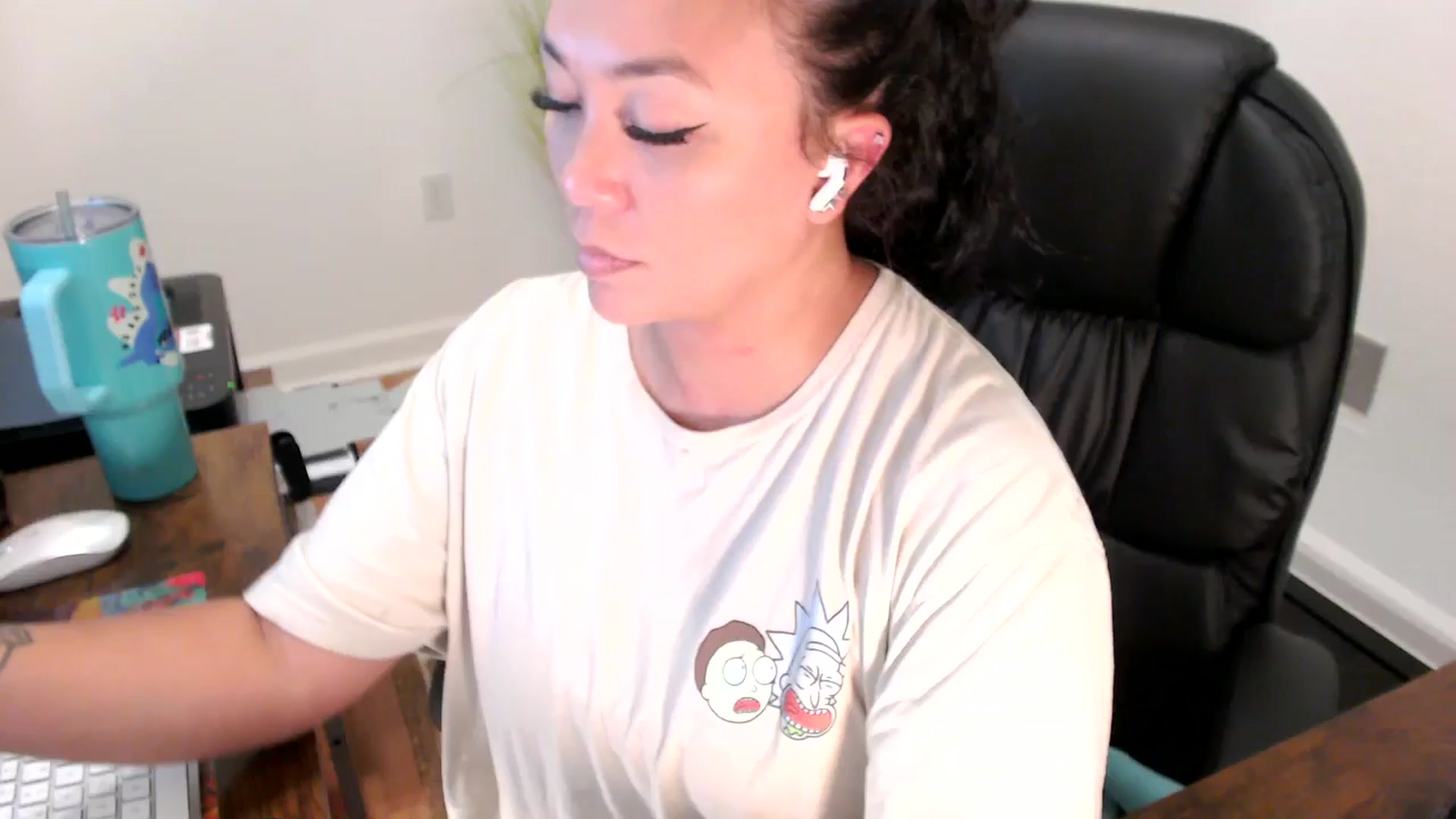 Gallery image thumbnail from MickaylaStar's myfreecams stream on, 07/03/2025, 18:19 image 1 of 20