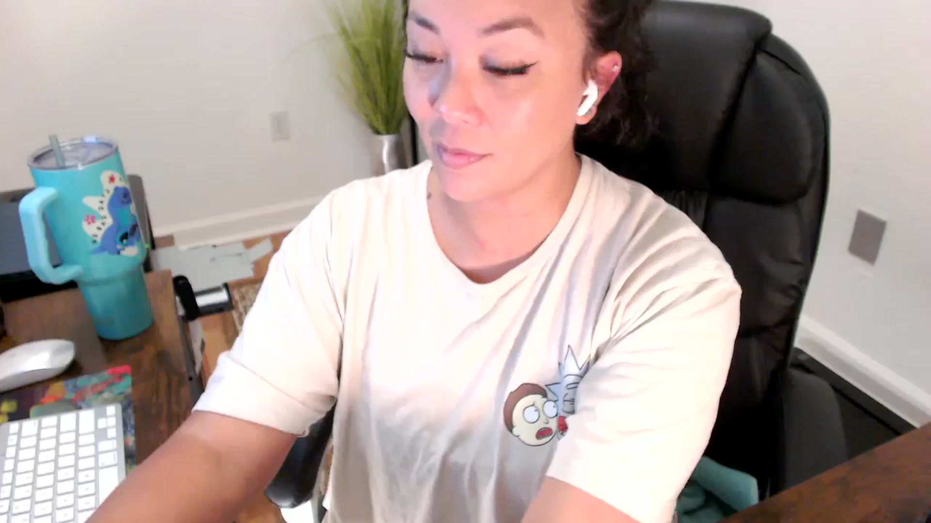 Gallery image thumbnail from MickaylaStar's myfreecams stream on, 07/03/2025, 18:19 image 20 of 20
