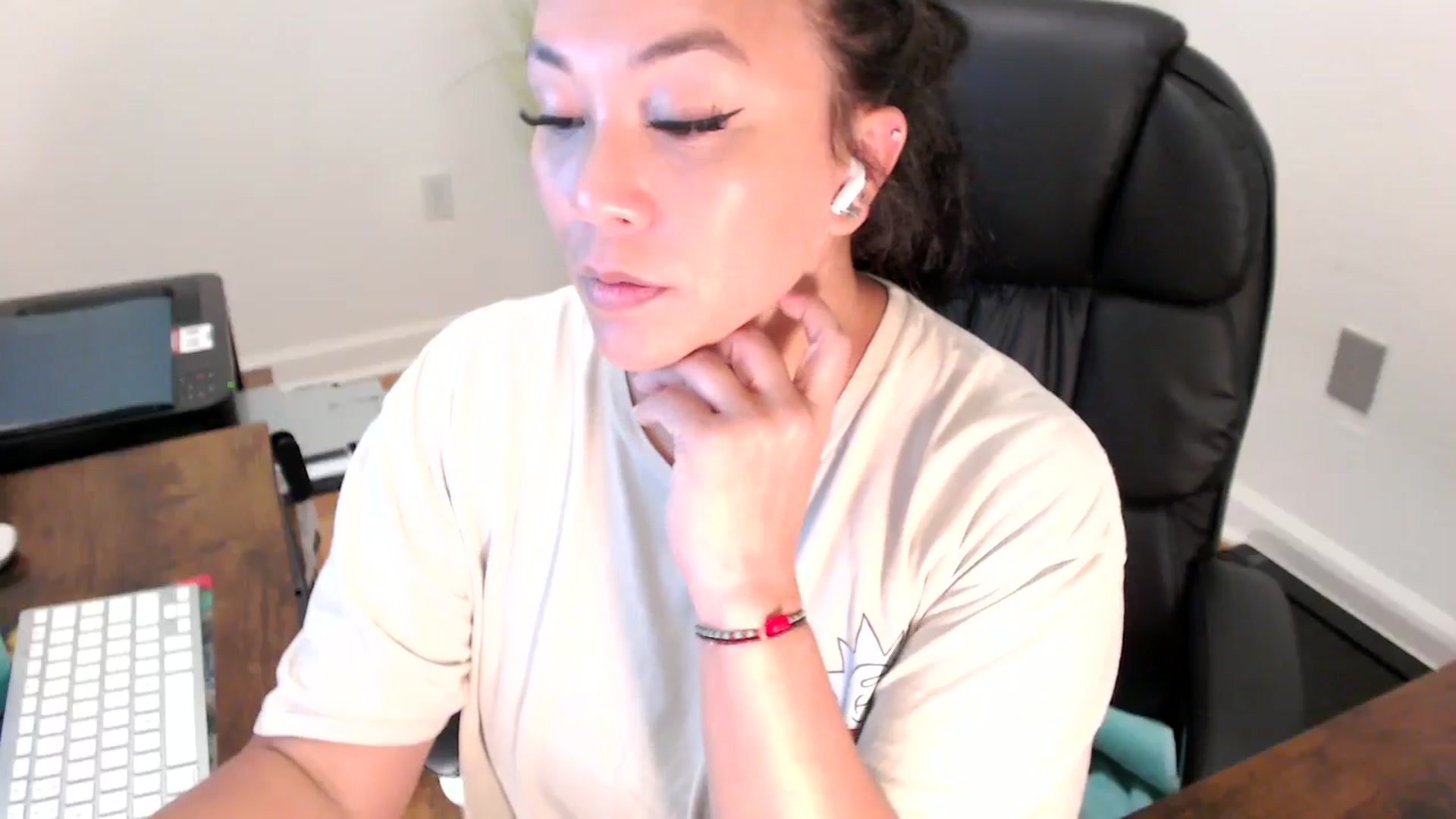 Gallery image thumbnail from MickaylaStar's myfreecams stream on, 07/03/2025, 19:10 image 20 of 20