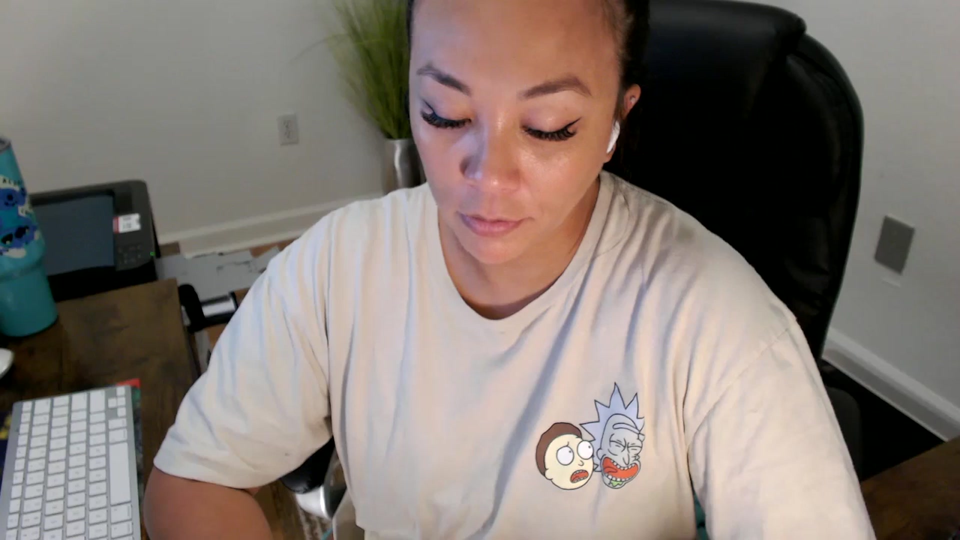 Gallery image thumbnail from MickaylaStar's myfreecams stream on, 07/03/2025, 19:10 image 8 of 20