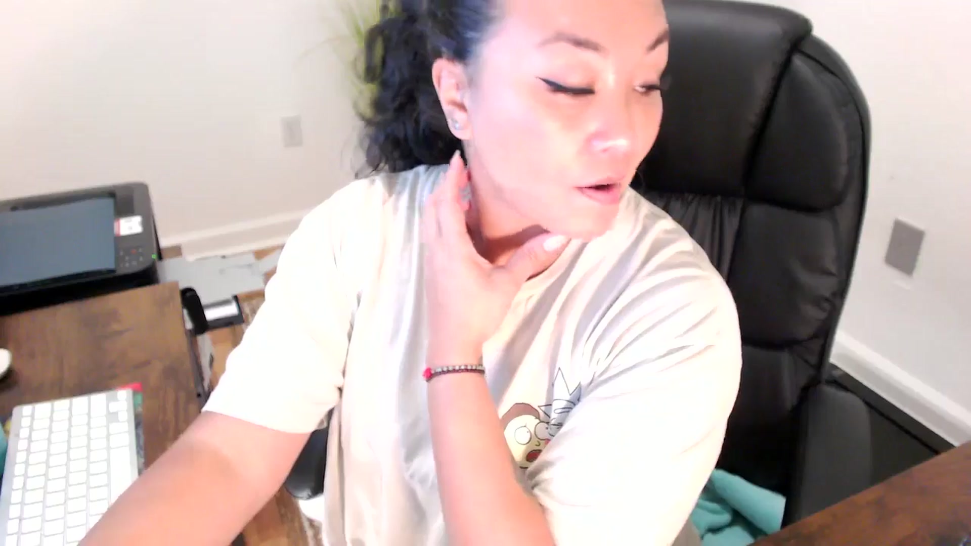 Gallery image thumbnail from MickaylaStar's myfreecams stream on, 07/03/2025, 19:10 image 16 of 20