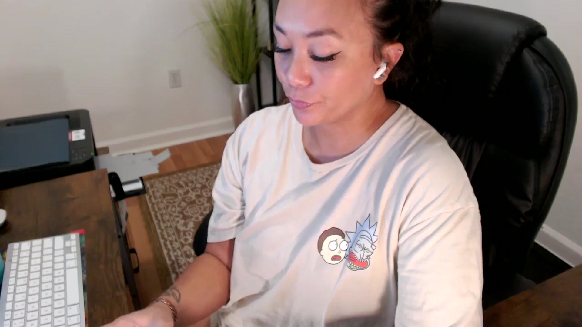 Gallery image thumbnail from MickaylaStar's myfreecams stream on, 07/03/2025, 19:10 image 18 of 20
