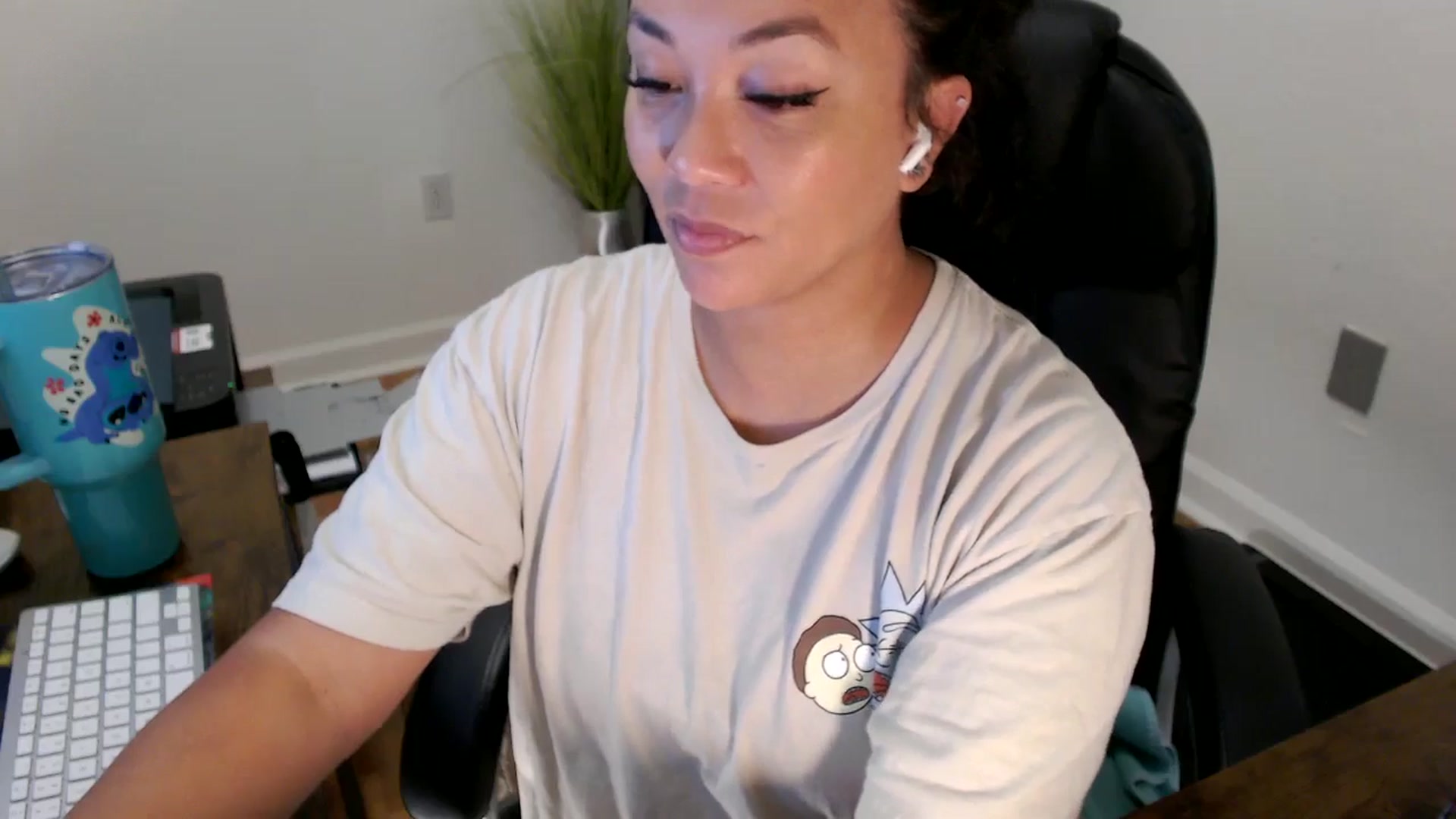Gallery image thumbnail from MickaylaStar's myfreecams stream on, 07/03/2025, 19:10 image 11 of 20
