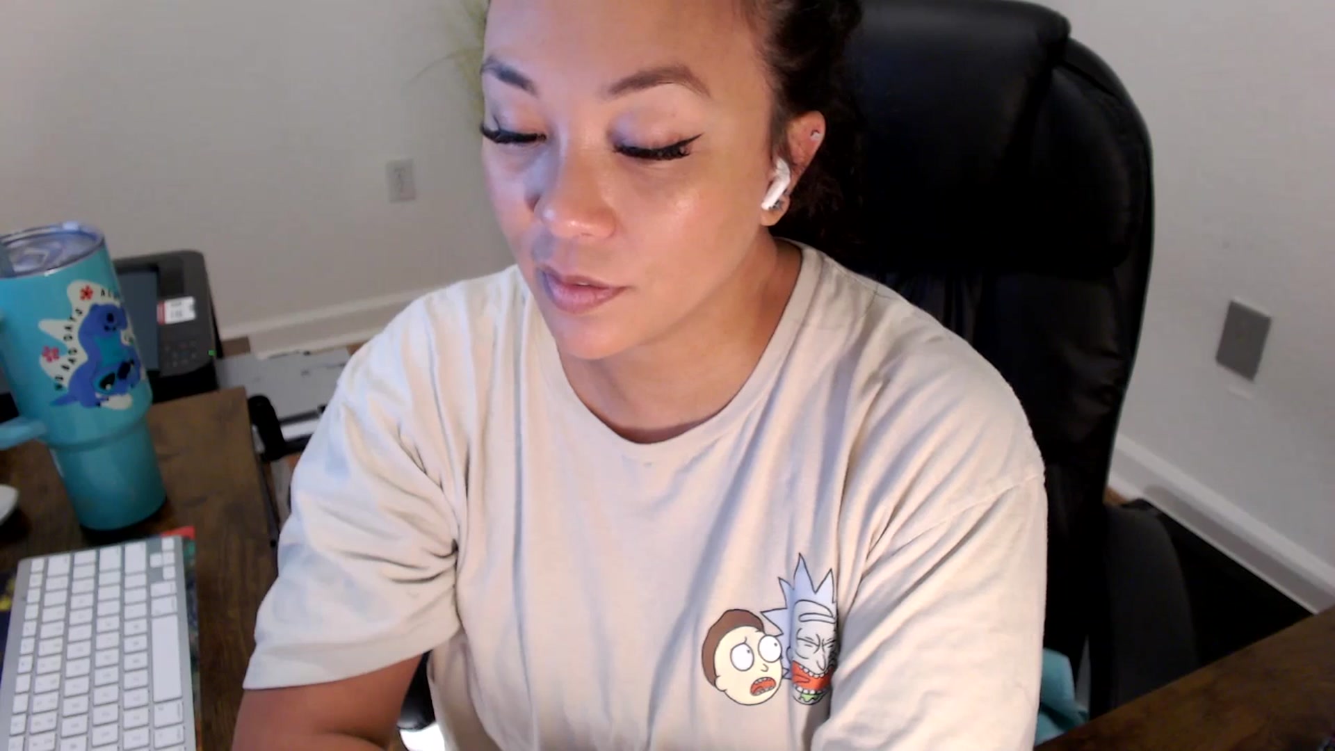 Gallery image thumbnail from MickaylaStar's myfreecams stream on, 07/03/2025, 19:10 image 12 of 20
