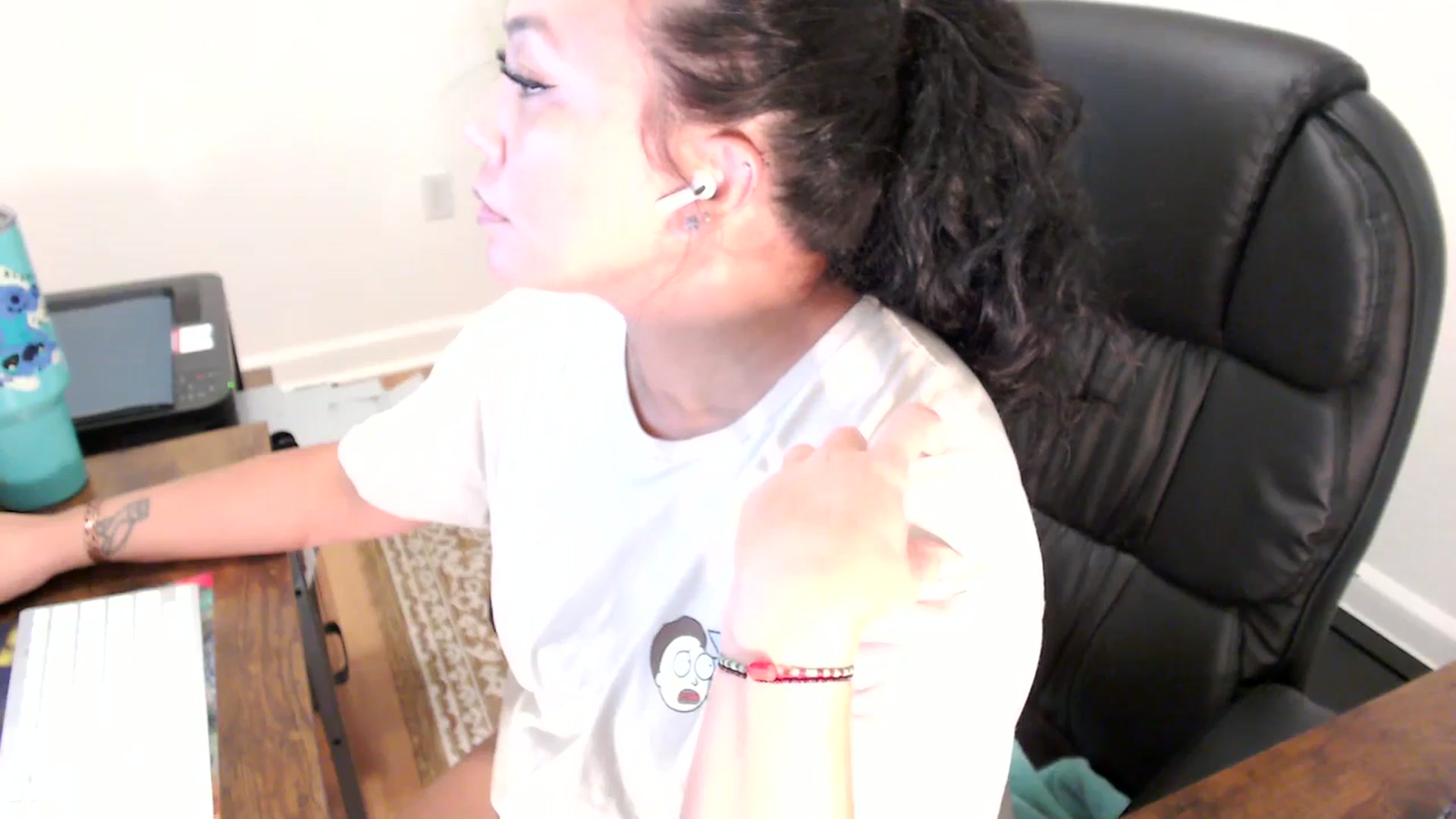 Gallery image thumbnail from MickaylaStar's myfreecams stream on, 07/03/2025, 19:10 image 4 of 20