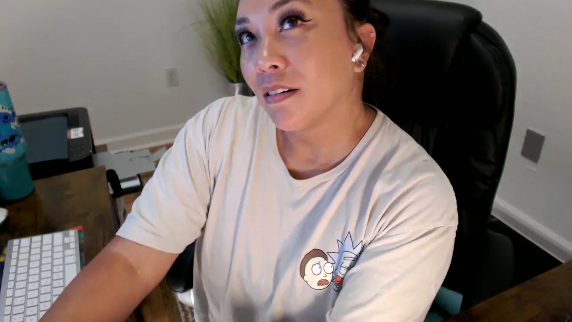 Gallery image thumbnail from MickaylaStar's myfreecams stream on, 07/03/2025, 19:10 image 9 of 20