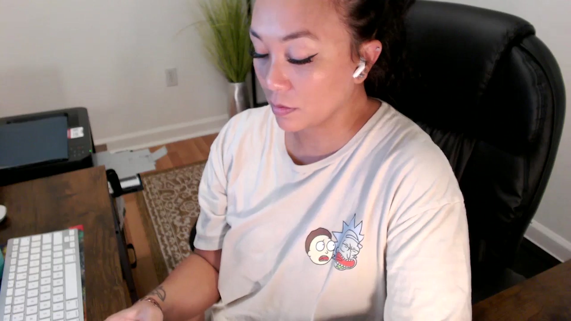 Gallery image thumbnail from MickaylaStar's myfreecams stream on, 07/03/2025, 19:10 image 17 of 20
