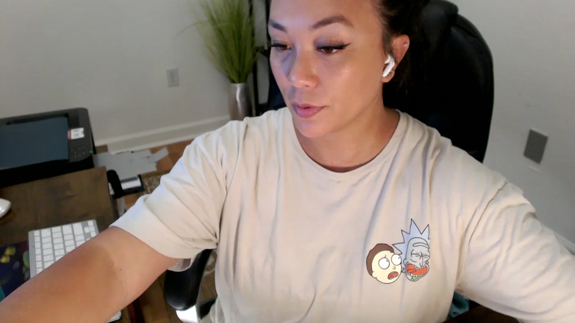 Gallery image thumbnail from MickaylaStar's myfreecams stream on, 07/03/2025, 19:37 image 3 of 20