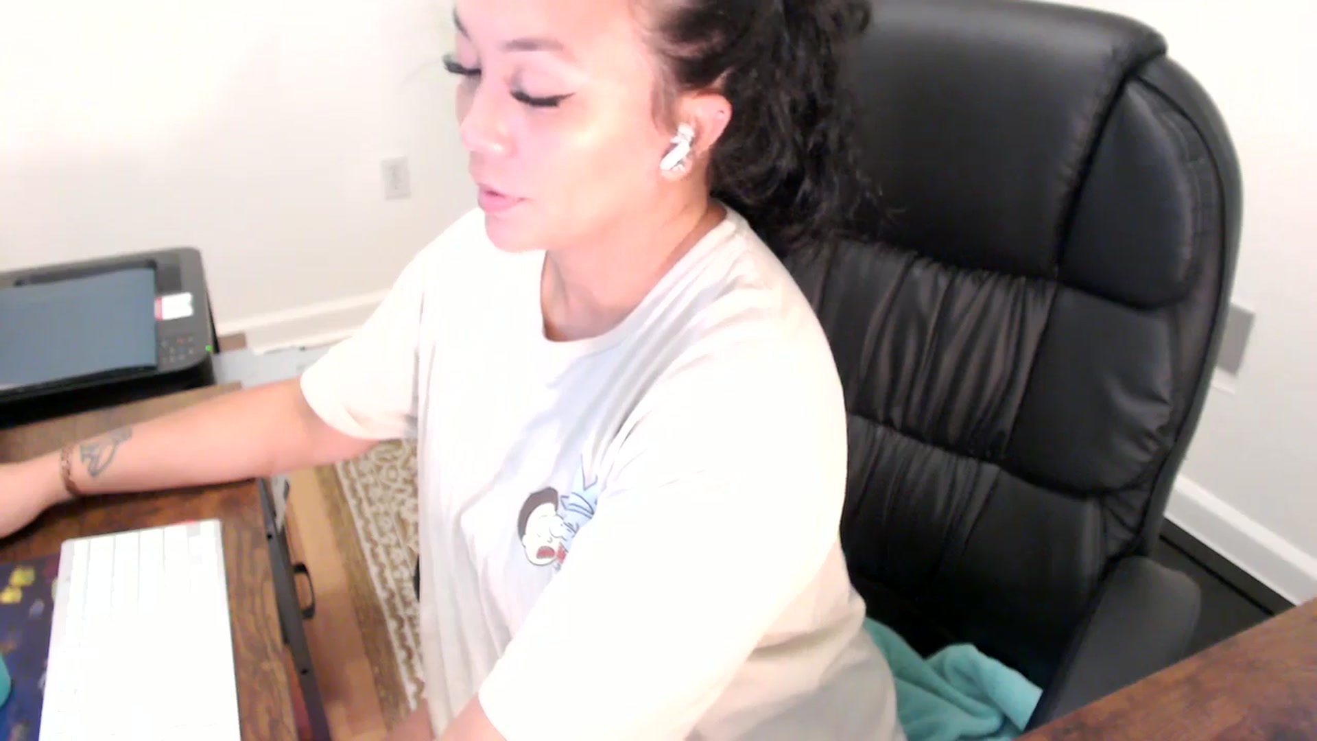 Gallery image thumbnail from MickaylaStar's myfreecams stream on, 07/03/2025, 19:37 image 20 of 20