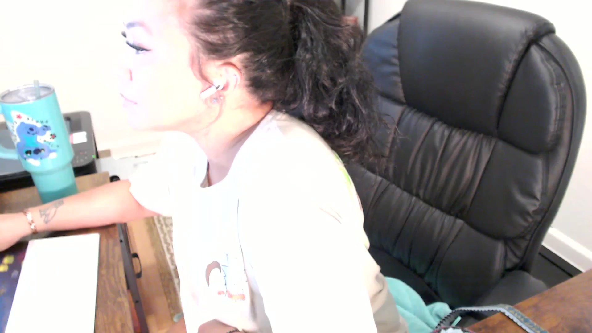 Gallery image thumbnail from MickaylaStar's myfreecams stream on, 07/03/2025, 20:01 image 7 of 20