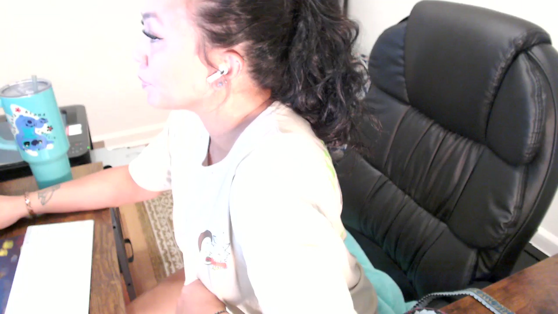 Gallery image thumbnail from MickaylaStar's myfreecams stream on, 07/03/2025, 20:01 image 5 of 20