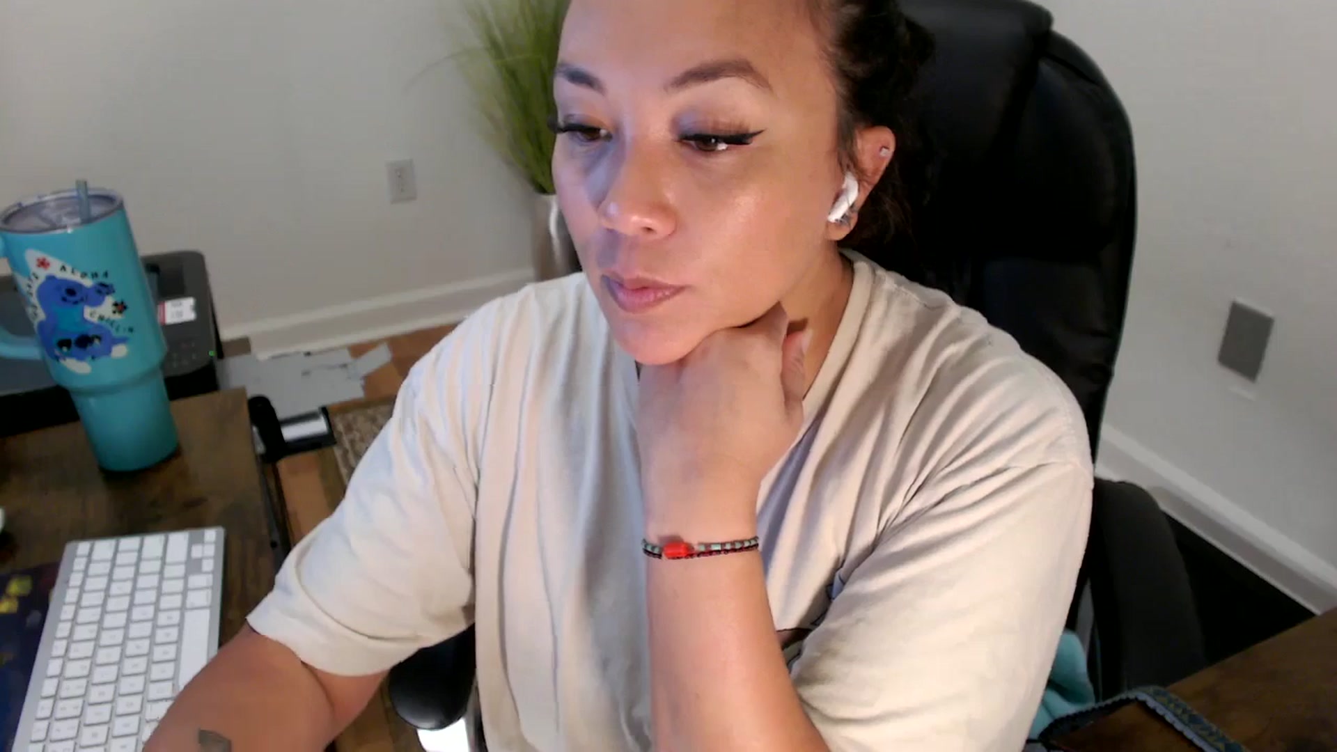 Gallery image thumbnail from MickaylaStar's myfreecams stream on, 07/03/2025, 20:01 image 14 of 20